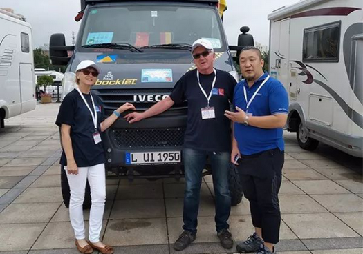 从杜塞尔多夫到北京，1.5万公里，这对德国夫妻开IVECO DAILY 4×4 房车环游世界